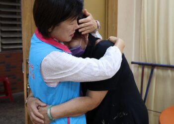 吉安鄉仁愛基金救助迅速到位 游淑貞協助弱勢喪家殯葬事宜