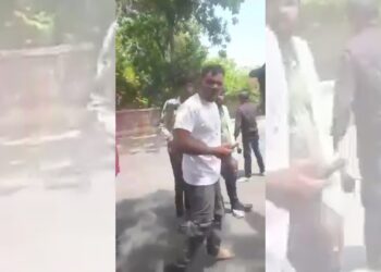 影音/奇蹟生還 印度航空墜機1男乘客闖過火海自行走路逃出