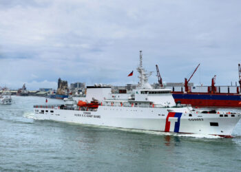 高雄港史上最精采「海空分列式」最佳觀賞點:旅運中心 海安12號演習各噸級艦艇、三架直升機 海空一體精銳盡出一次看過癮!