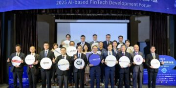 AI普及金融國際化關鍵:先開放銀行,再談全民AI