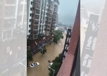 影音/誇張 貴州水庫洩洪居民驚慌奔逃