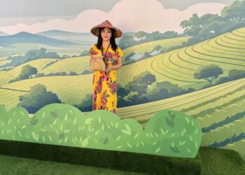 黃韻庭女士登上《時尚漫旅ROAM》封面  與孩子共築城市文化的第一哩路