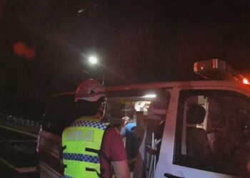 熱血團服涼感送暖　內埔警友會警察節前夕送上北大武山祝福