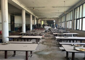 影音/印度波音787客機墜毀 撞進當地醫學院至少20多名學生受傷