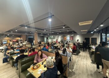 影音/老字號鐵板牛排連鎖華麗轉身  貴族世家MINI祭出超有料合作加盟方案