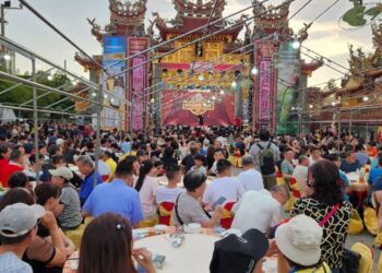屏東黑鮪魚季美日菲國際友人體驗台灣辦桌 重現紅寶石歌廳秀盛況