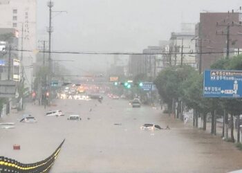 影音/韓國遭暴雨襲擊 至少4死逾千人疏散
