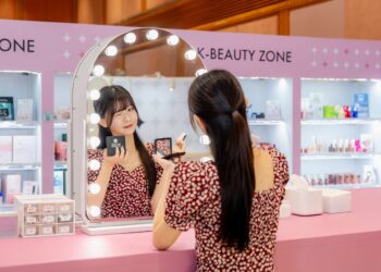 暑假不出國也能玩日韓！《@cosme美妝遊樂園》零時差直送TOKYO旗艦店熱銷榜　AI肌膚檢測、四季色彩檢定量身打造個人化體驗