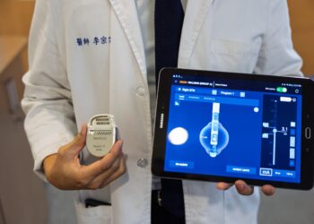 深腦刺激術治療巴金森病與肌張力不全症 成大醫院打造智慧型手術平台