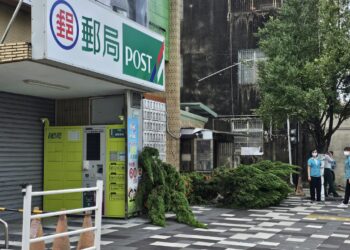 影音/風災過後嘉縣大停電 民眾乾脆住飯店