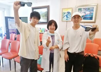 信賴眼科術後視力像4K般清晰 高雄兄弟檔信任賴麗如專程來嘉