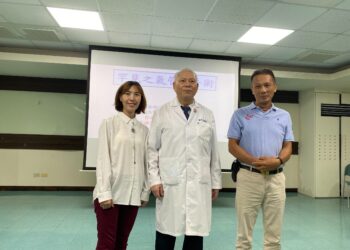 82歲國寶醫師吳明和教授操刀切除罕見氣管腫瘤救回兩條生命