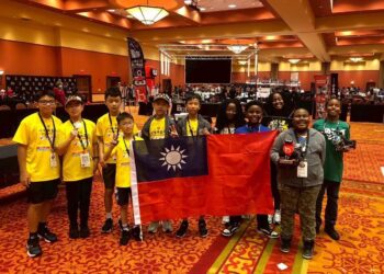 臺灣之光！稱霸2025國際教育機器人世界大會　勇奪Junior Botball Challenge世界冠軍