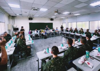 美和科技大學ROTC入伍生赴陸軍官校　師長率團隊慰問打氣送暖