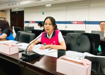 新竹縣縣議員蔡蕥鍹（竹北市選區）日前出席縣政建設審查時照片。（照片/引用自蔡蕥鍹臉書）