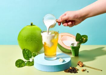 鳳梨尬椰乳秒到南洋！1955阿義推沁涼飲品　＋10元再送一杯