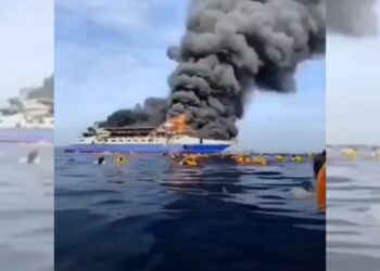 影音/印尼280人渡輪起火 乘客跳海逃生已三人死亡