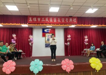 高雄市府人事大風吹/多位局處副首長與區長異動26日起生效　前金區長許淑媛陞任全市人口數居第二的三民區長，深感身負重任～