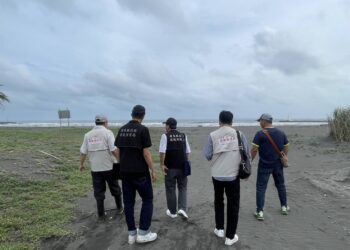 屏東縣政府依法裁罰   旭東環保公司太陽光電浮台
