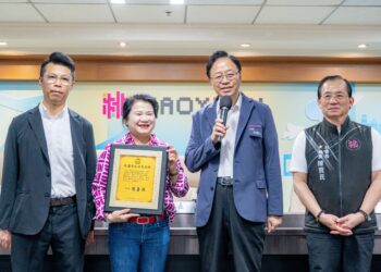 手信坊捐萬份銅鑼燒     張善政讚企業善舉     送暖桃園偏鄉弱勢兒少