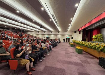 高雄長庚舉辦2025年器官捐贈感恩追思會 王植熙院長帶領同仁感念捐贈者大愛精神並鼓勵器捐線上簽署