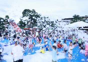 超夯「夏日泡泡趴」登場 市民齊聚千禧公園「童趣打水仗」