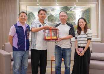 新北獲贈200萬復康巴士     故歐陽秋月遺愛人間     兄長遵遺願低調捐贈