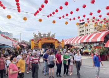 什二佃池王爺生慶典登場　主委吳順德邀請大家免費過七星平安橋送平安壽麵