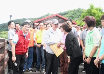 卓揆視察彰化芬園貓羅溪改善工程  王惠美縣長爭取建設經費