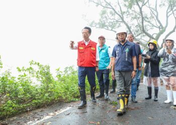 豪雨沖毀嘉義縣山區道路 縣府封閉12路段啟動管制