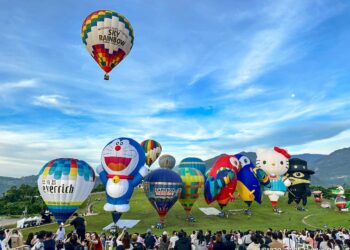 「臺灣國際熱氣球嘉年華」熱度高 縣府宣布取消周二公休