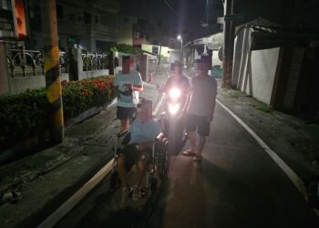 屏市機車闖紅燈與自小客車碰撞 4人受傷送醫