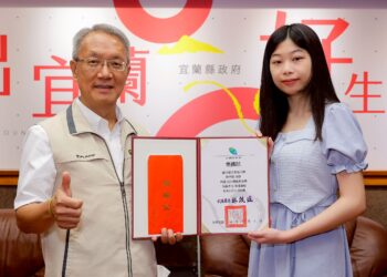 總統教育獎林亭萓  獲縣長接見表揚