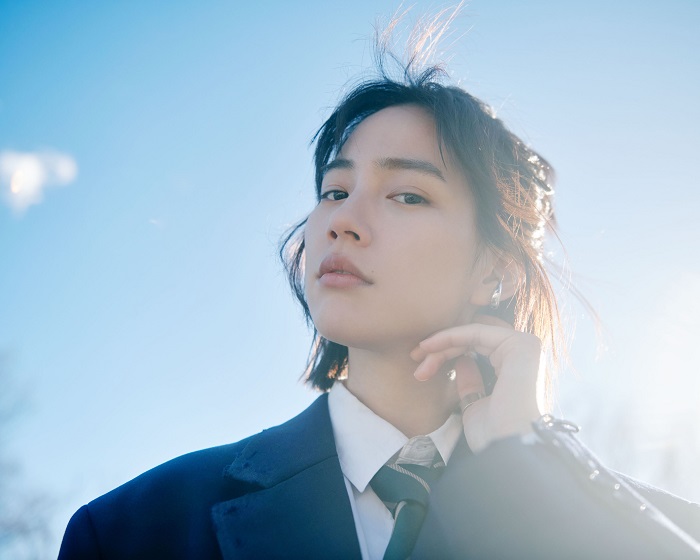 日本知名演員暨藝人 のん(本名能年玲奈),曾以晨間劇《小海女》聲名大噪。(圖/笨道策展提供)