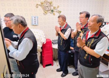 新北市政府消防局吳恩碩及張敬謙因公殉職    警專校友總會會長何明洲博士率員慰問家屬並致贈慰問金