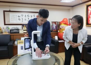 佳幸科技挺雲林在宅醫療 捐贈儀器強化照護量能