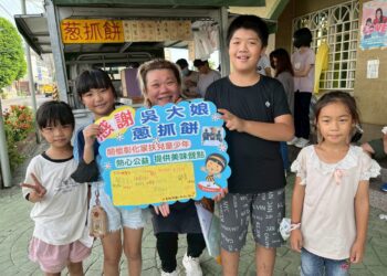 蔥抓餅加點幸福滋味  暖心飄香家扶課輔班受助學童