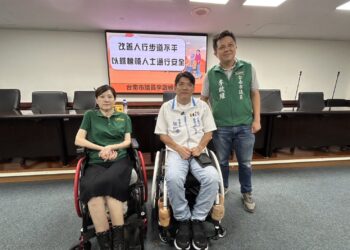 台南市人行步道凹凸不平危機四伏 議員李啟維要求南市府改善