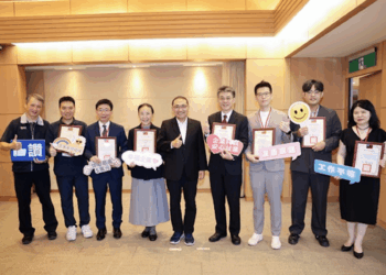 不只拚經濟也顧家庭     新北頒獎表揚友善企業     侯友宜讚打造優質職場環境