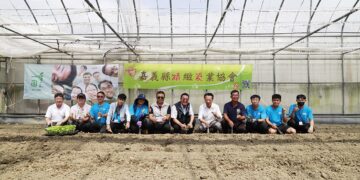 第八屆「一季園主」扶植精緻農業人才　青年園主率先種下甜瓜苗