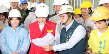 行政院長卓榮泰視察柳營修繕民宅進度　市府已盤點閒置校舍作為災民緊急收容處所