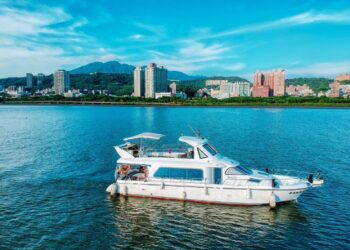 觀音山作背景、淡水夕陽伴誓言 將捷金鬱金香酒店推出遊艇證婚儀式