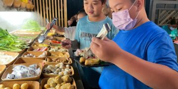 接二連三送暖意 二林暖居私藏鍋物招待家扶親子享用火鍋饗宴