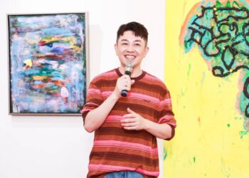 《蘑菇一下》藝術展登場!櫻崎露露用40件奇幻作品展現「不乖也可以很美」