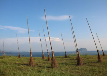 基隆潮境公園「掃把救星」功成身退,人氣地標回歸大地藝術本質