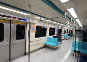 板南線尖峰時段通勤族塞爆 北捷推「空間優化列車」每小時可多載千人