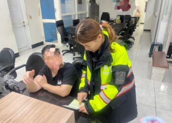 假交友詐騙欲匯款10萬 銀行與內埔警及時攔阻