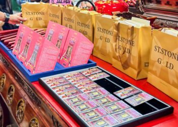 百枚黃金謝神恩!聖石金業敬獻白沙屯媽祖100枚黃金條塊