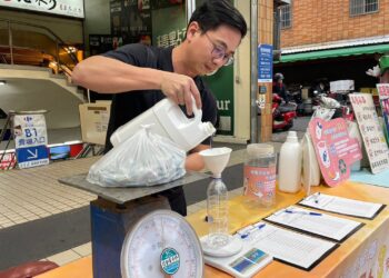 回收燈管、電池、高壓瓶罐   自備容器換好康