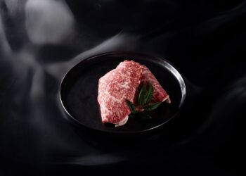 搶攻中秋烤肉熱潮 煙波集團推「和王」和牛禮盒限量上市